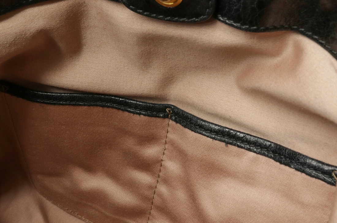 🌺🩷 Miu Miu Shoulder Bag Leather Black🌲🍀 🤎🌆