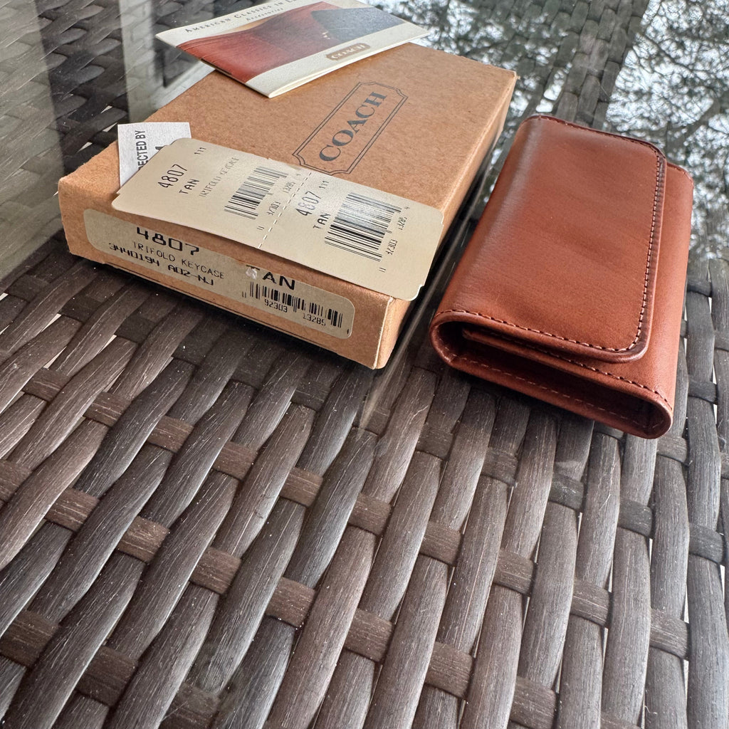🌺🩷 Vintage Coach British Tan Leather Trifold Key Case 4807 Nwt🍬⚡ 🤎🌆