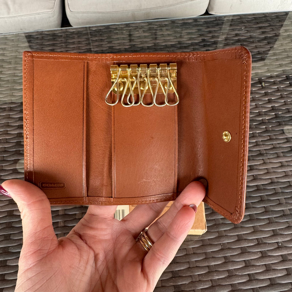🌺🩷 Vintage Coach British Tan Leather Trifold Key Case 4807 Nwt🍬⚡ 🤎🌆