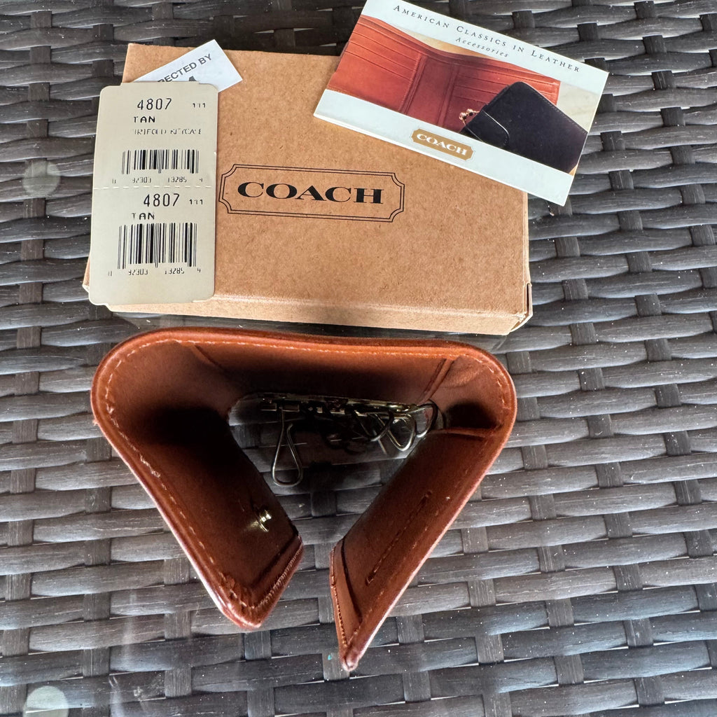 🌺🩷 Vintage Coach British Tan Leather Trifold Key Case 4807 Nwt🍬⚡ 🤎🌆