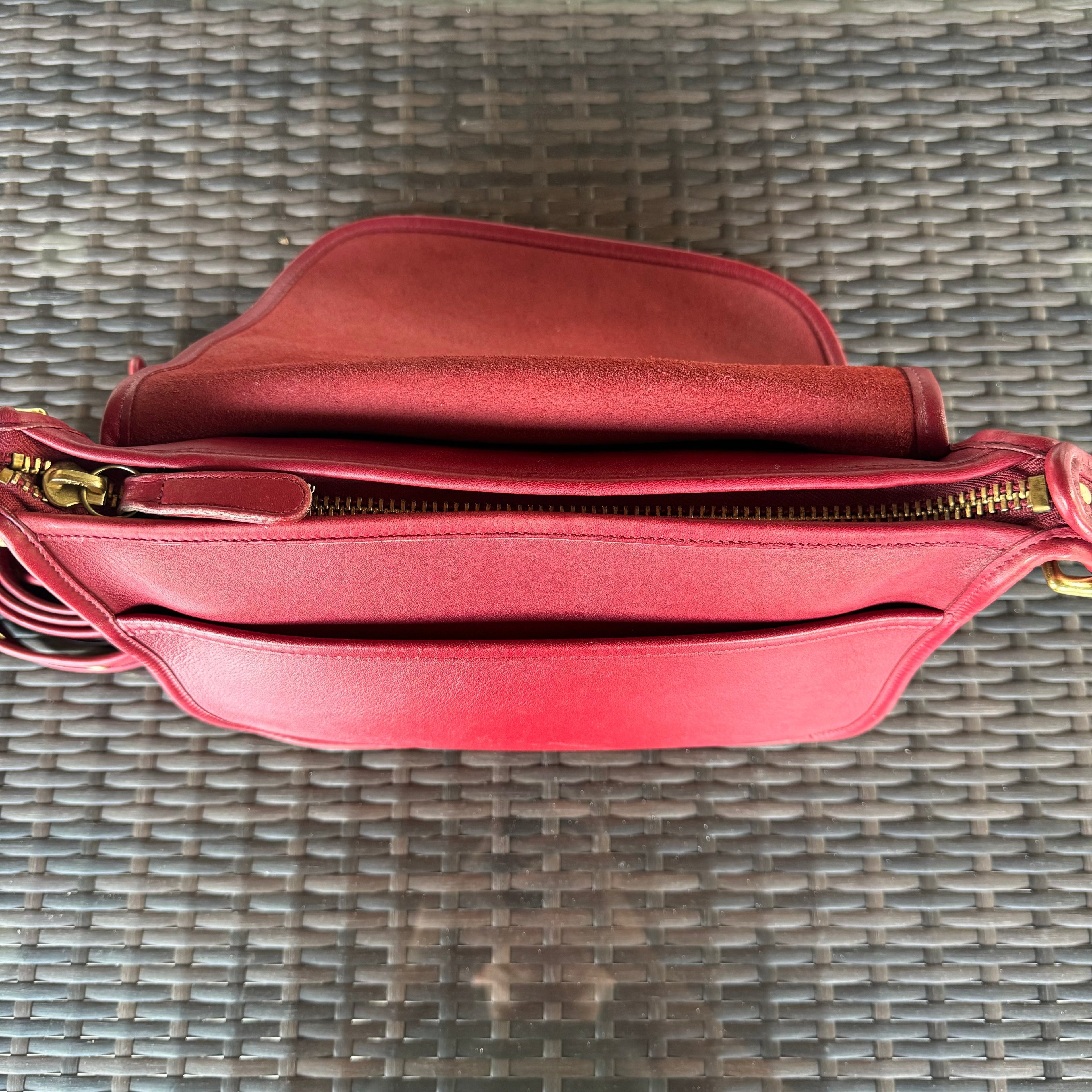 🌺🩷 Vintage Coach Red Patricias Legacy 9951🍒❤️‍🔥 🤎🌆