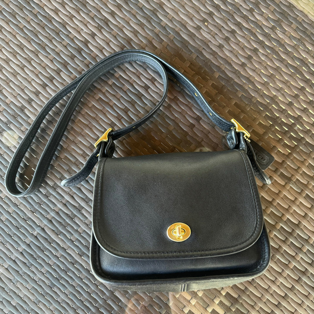 🌺🩷 Vintage Coach Black 9965 Legacy Small Flap🩶🏙️ 🤎🌆