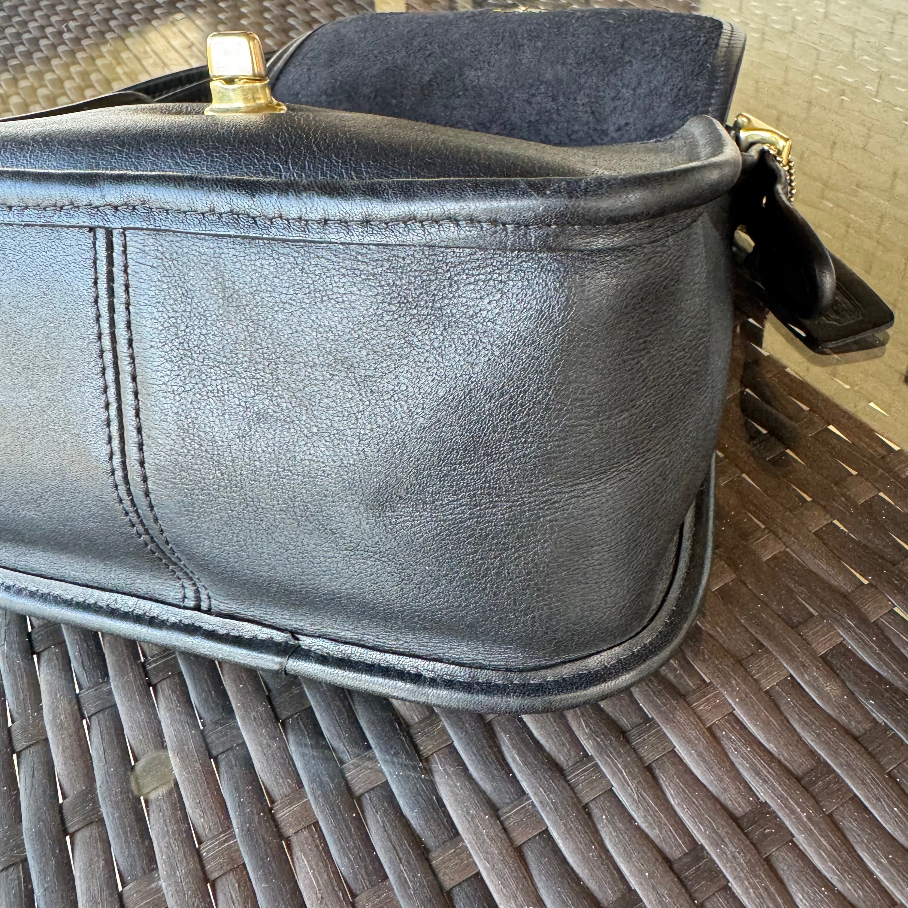 🌺🩷 Vintage Coach Black 9965 Legacy Small Flap🩶🏙️ 🤎🌆