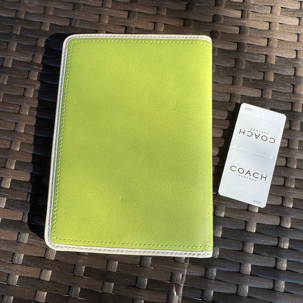 🌺🩷 Vintage Coach Y2K Embossed Photo Book In Mint Green🥬🎄 🤎🌆