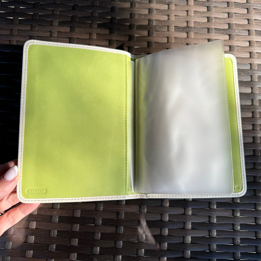 🌺🩷 Vintage Coach Y2K Embossed Photo Book In Mint Green🥬🎄 🤎🌆