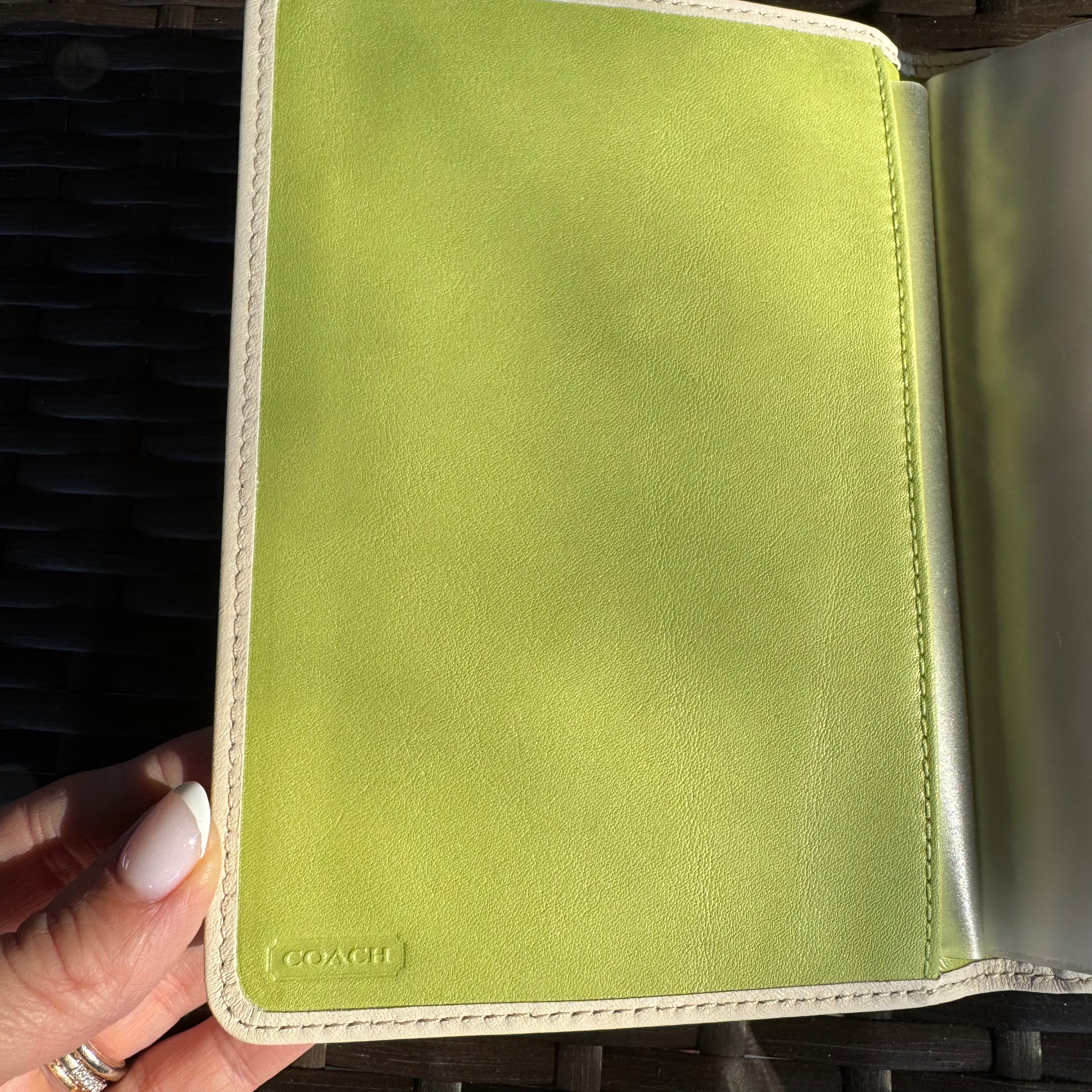 🌺🩷 Vintage Coach Y2K Embossed Photo Book In Mint Green🥬🎄 🤎🌆