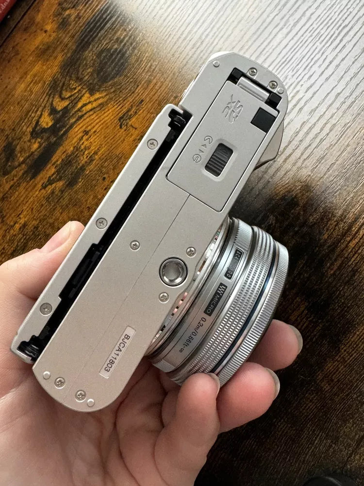 🌺🩷 Olympus PEN E-PL10 16.1MP 14-42mm Lens Mirrorless Digital Camera - Brown🌺🩷 🤎🌆