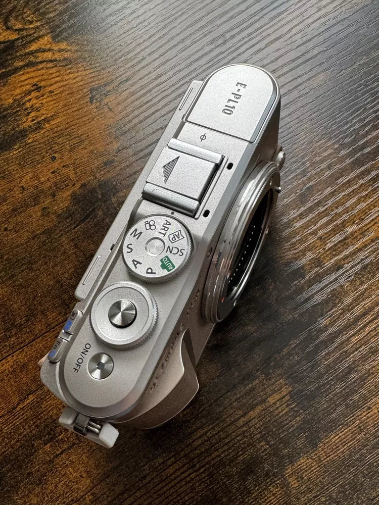 🌺🩷 Olympus PEN E-PL10 16.1MP 14-42mm Lens Mirrorless Digital Camera - Brown🌺🩷 🤎🌆