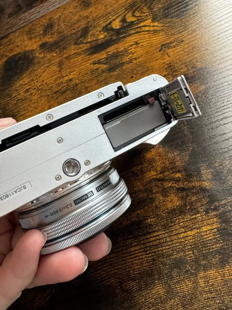 🌺🩷 Olympus PEN E-PL10 16.1MP 14-42mm Lens Mirrorless Digital Camera - Brown🌺🩷 🤎🌆