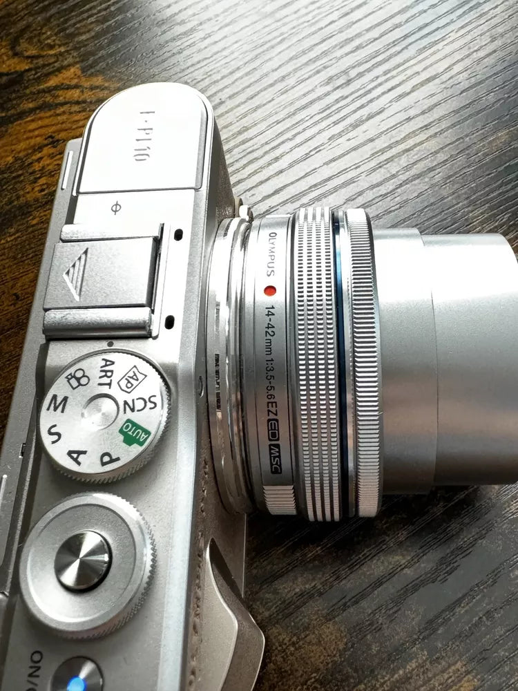 🌺🩷 Olympus PEN E-PL10 16.1MP 14-42mm Lens Mirrorless Digital Camera - Brown🌺🩷 🤎🌆