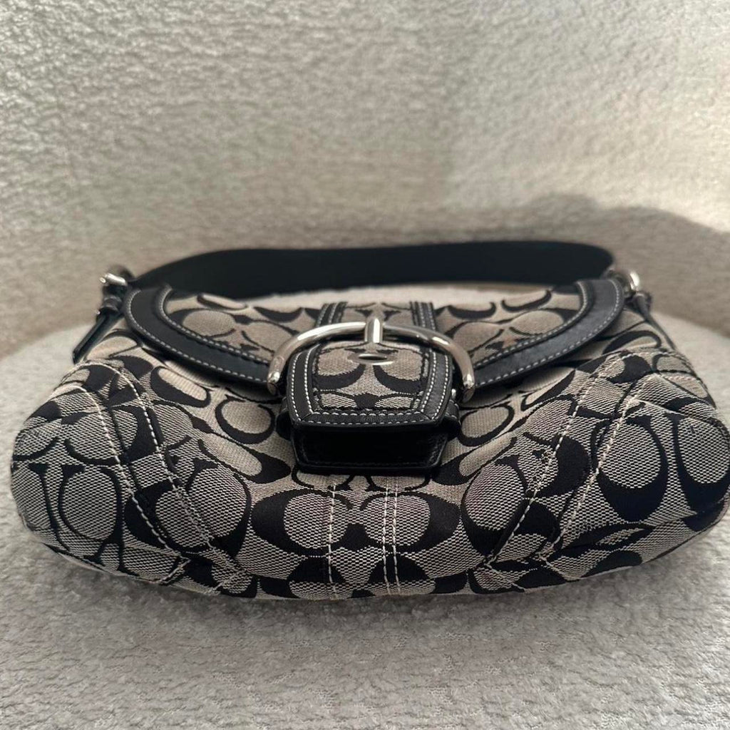 🌺🩷 🩷🍒Vintage soho coach purse in light gray and black🩷🍒 🤎🌆