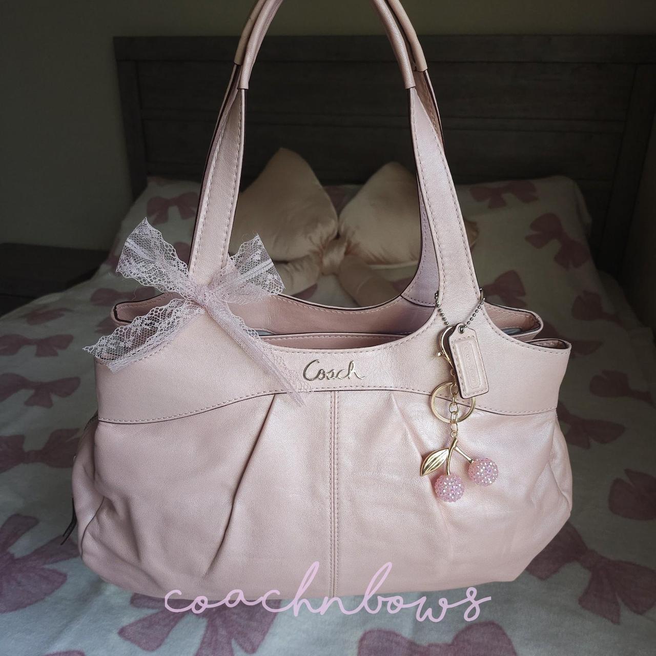 🌺🩷 Vintage Coach Pearly Pink Coquette Shoulder Bag✨🔥 🤎🌆