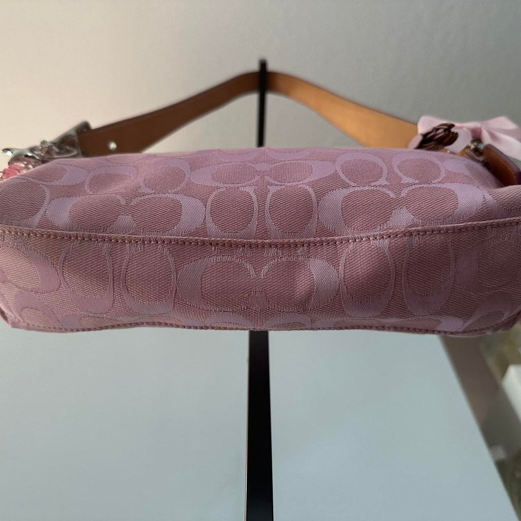 🌺🩷 Coach Bubblegum Pink Y2K Demi Baguette🌲🍀 🤎🌆