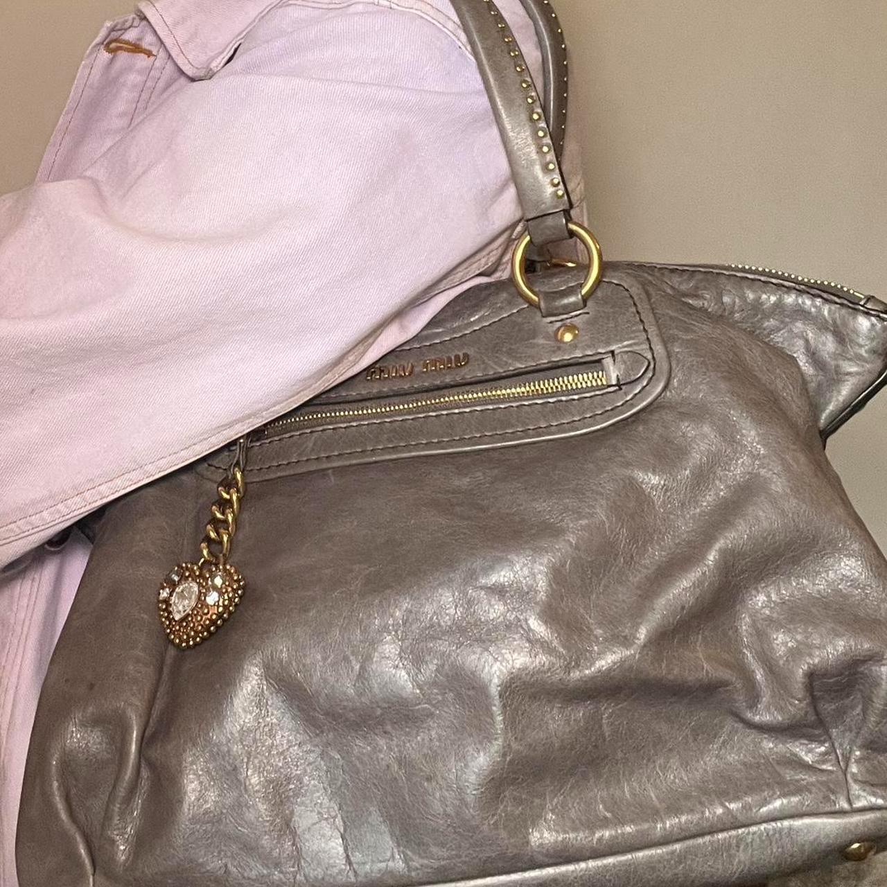 🌺🩷 🍇💜PreOwned Miu Miu Studded 2000s Heart Charm Tote Leather Bag🍇💜 🤎🌆