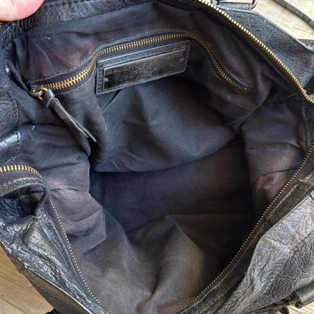 🌺🩷 Balenciaga city bag medium in black color Preowned🌺🩷 🤎🌆