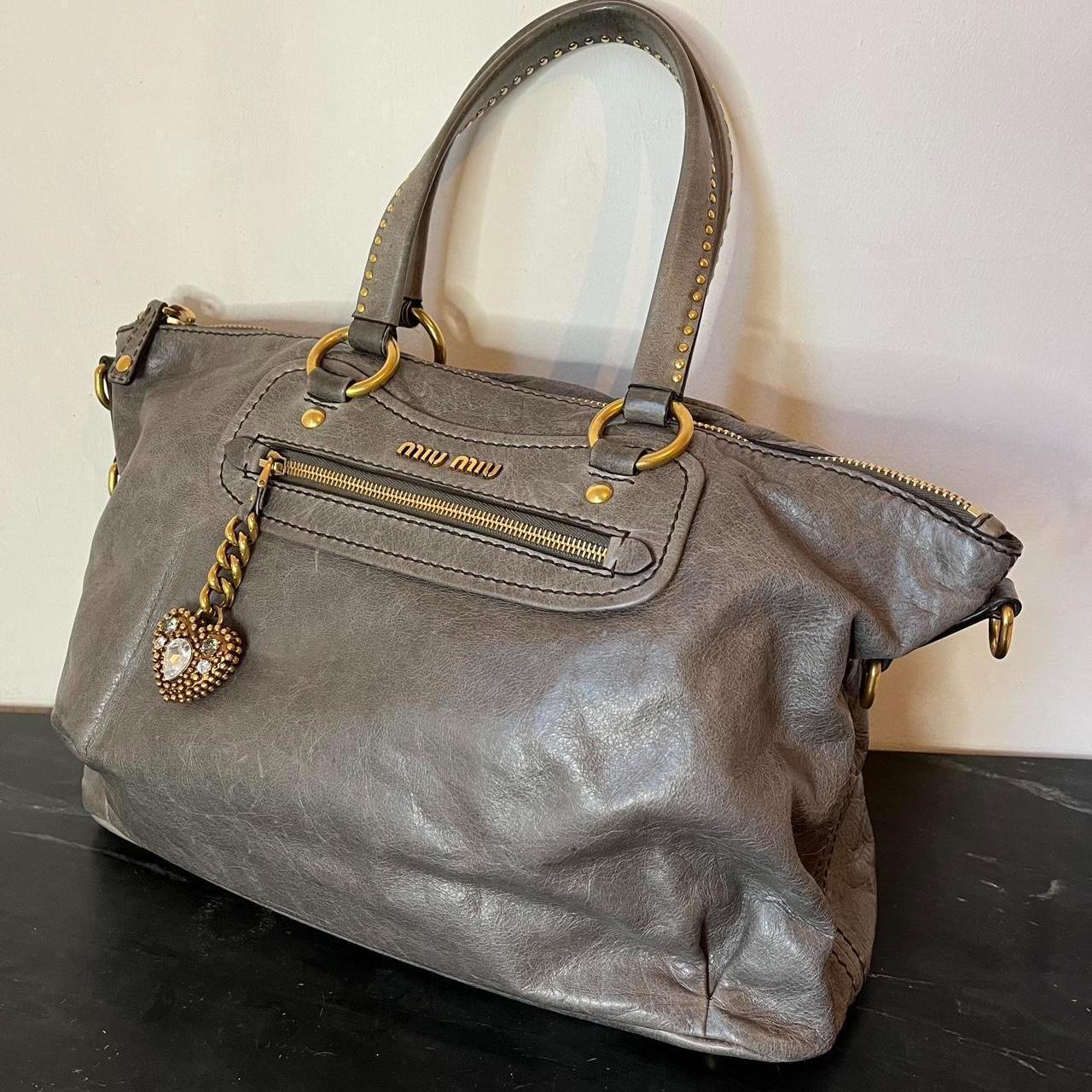 🌺🩷 🍇💜PreOwned Miu Miu Studded 2000s Heart Charm Tote Leather Bag🍇💜 🤎🌆