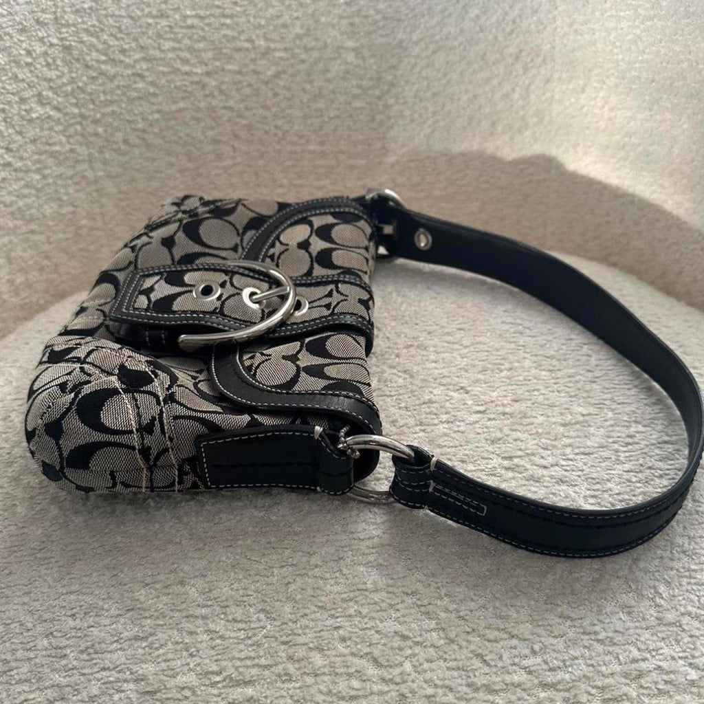 🌺🩷 🩷🍒Vintage soho coach purse in light gray and black🩷🍒 🤎🌆