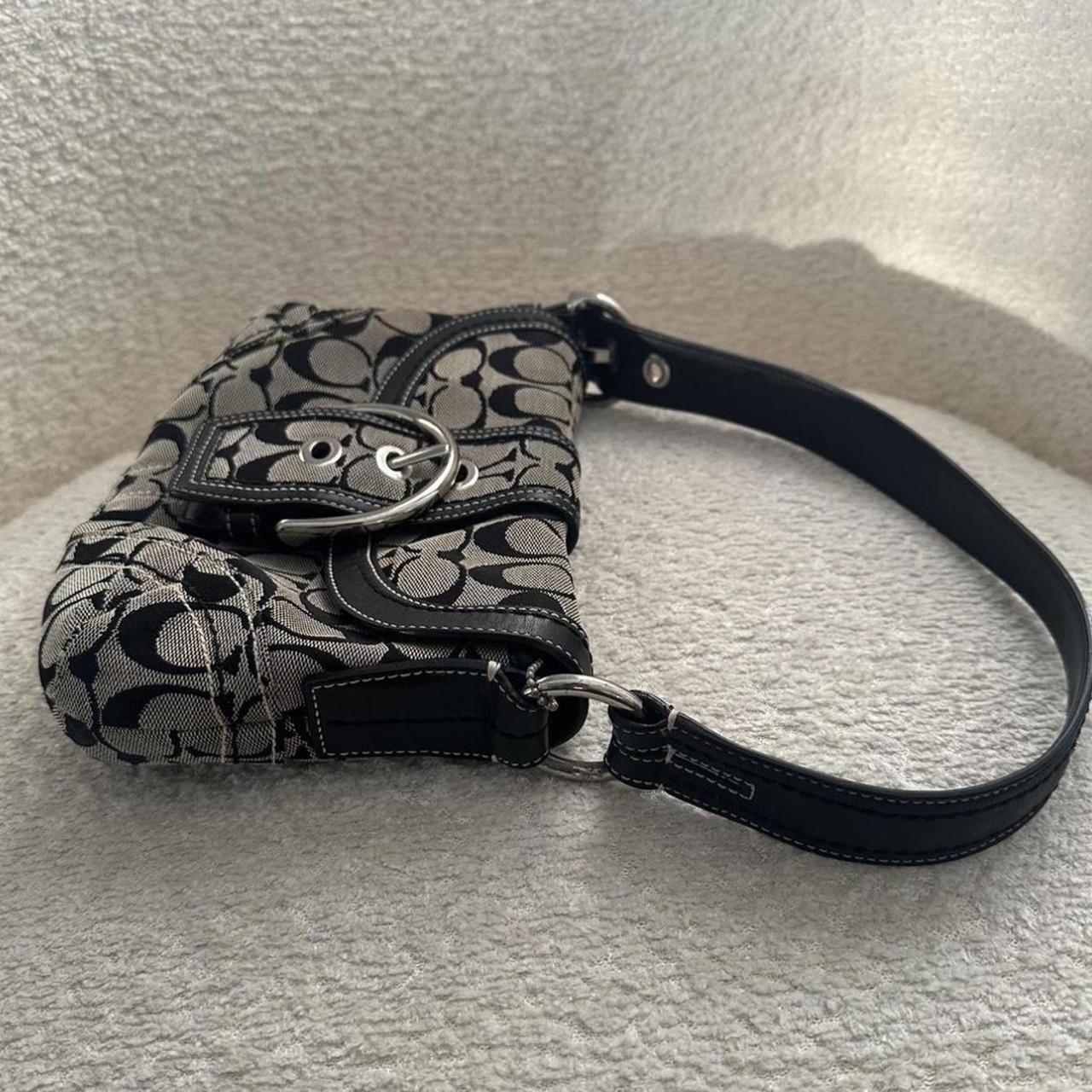 🌺🩷 🩷🍒Vintage soho coach purse in light gray and black🩷🍒 🤎🌆