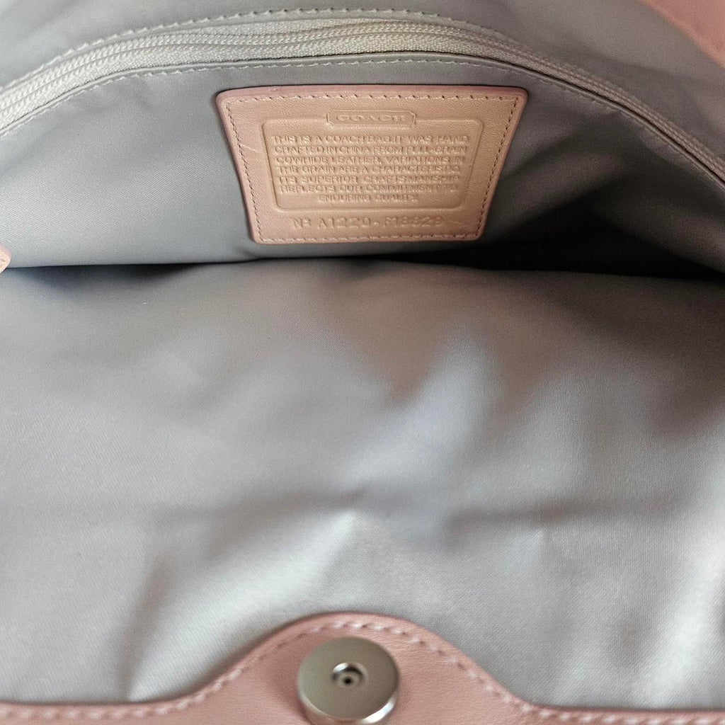 🌺🩷 Vintage Coach Pearly Pink Coquette Shoulder Bag✨🔥 🤎🌆