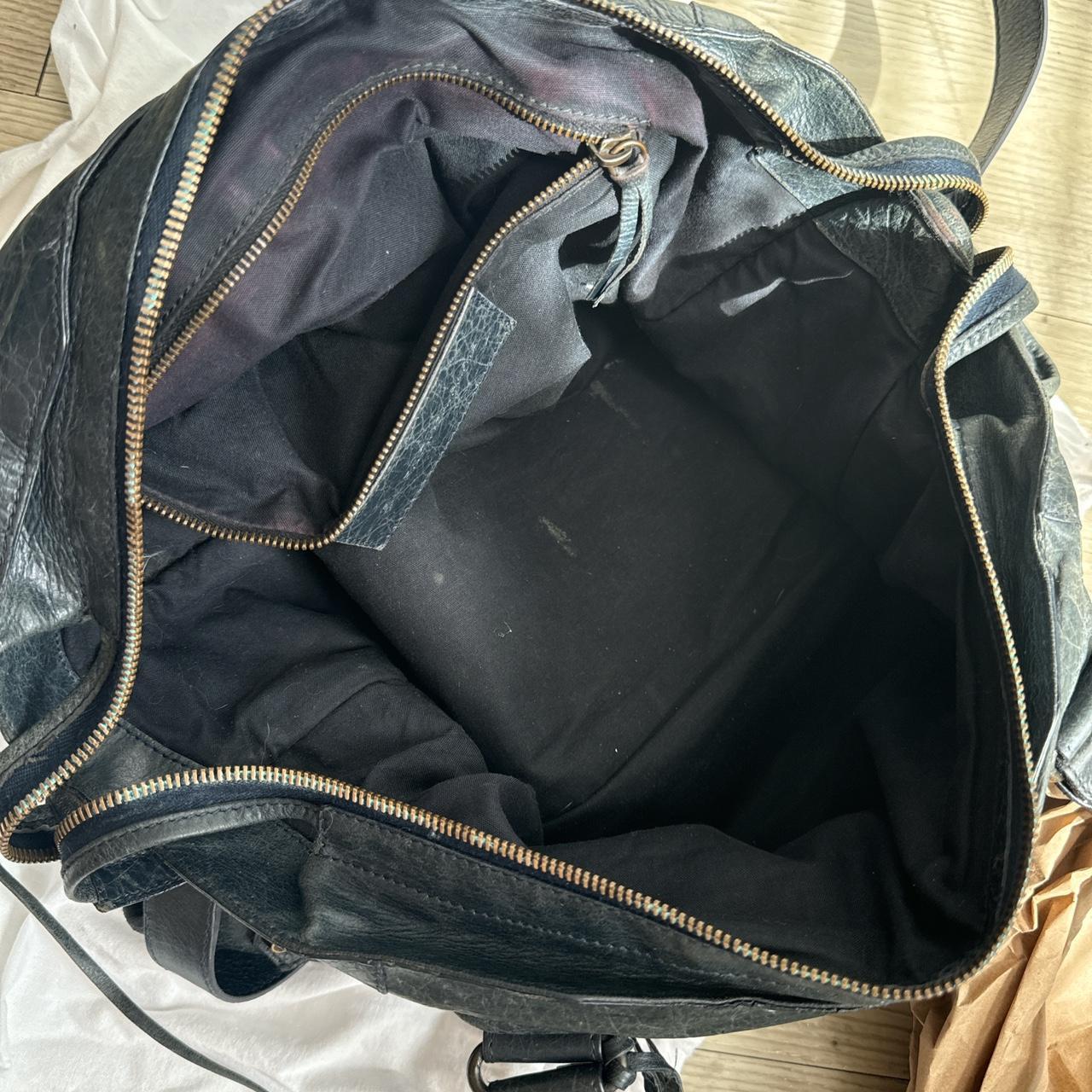 🌺🩷 Authentic black balenciaga city bag part time with a...🍒❤️‍🔥 🤎🌆