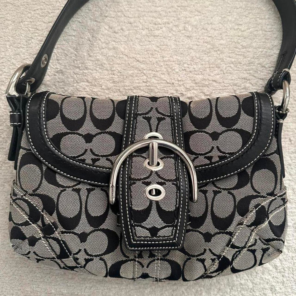 🌺🩷 🩷🍒Vintage soho coach purse in light gray and black🩷🍒 🤎🌆