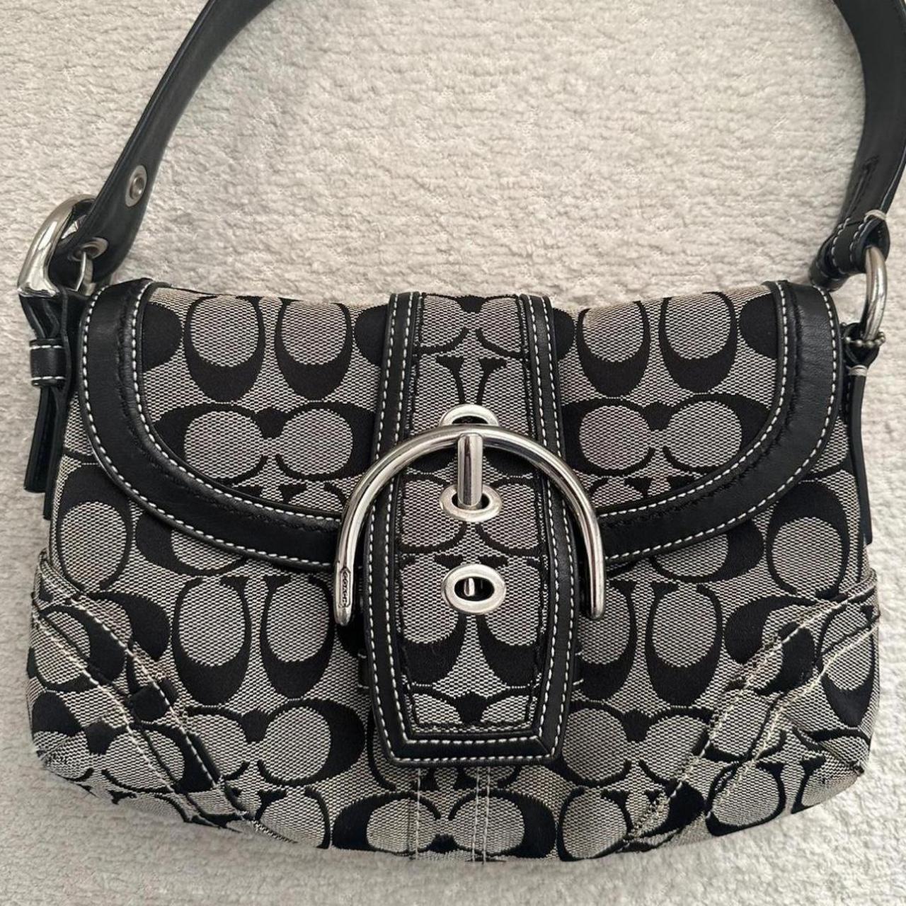 🌺🩷 🩷🍒Vintage soho coach purse in light gray and black🩷🍒 🤎🌆