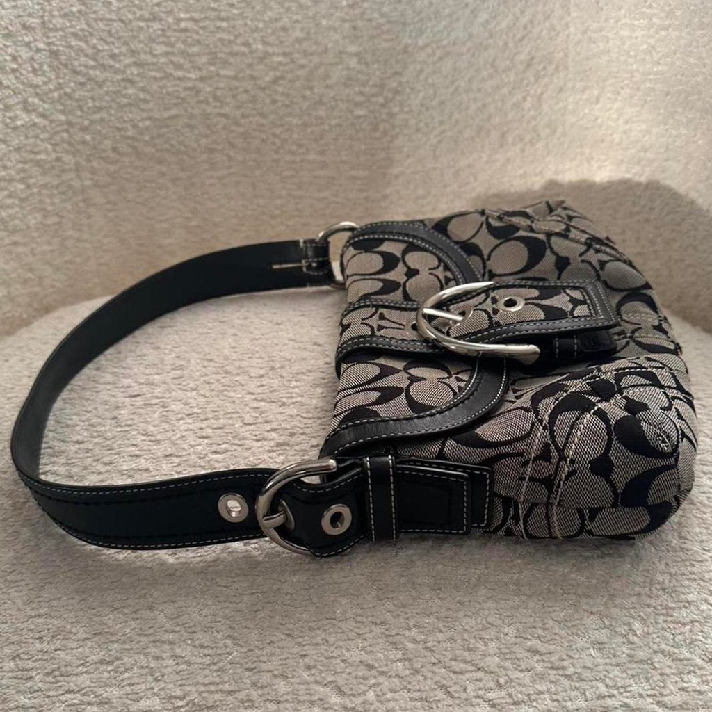 🌺🩷 🩷🍒Vintage soho coach purse in light gray and black🩷🍒 🤎🌆