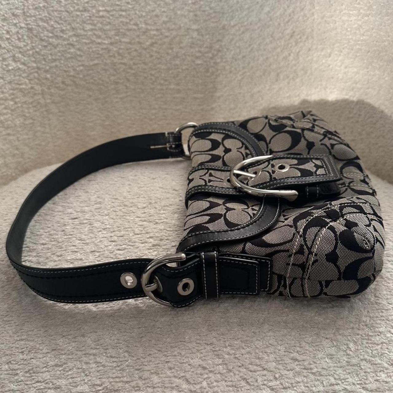 🌺🩷 🩷🍒Vintage soho coach purse in light gray and black🩷🍒 🤎🌆