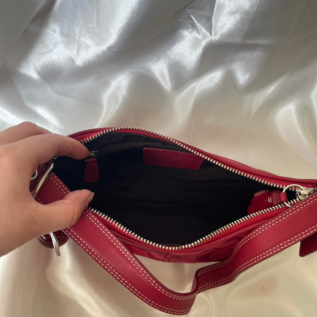 🌺🩷 2004 Signature Coach Baguette Demi 🍒❤️‍🔥 🤎🌆