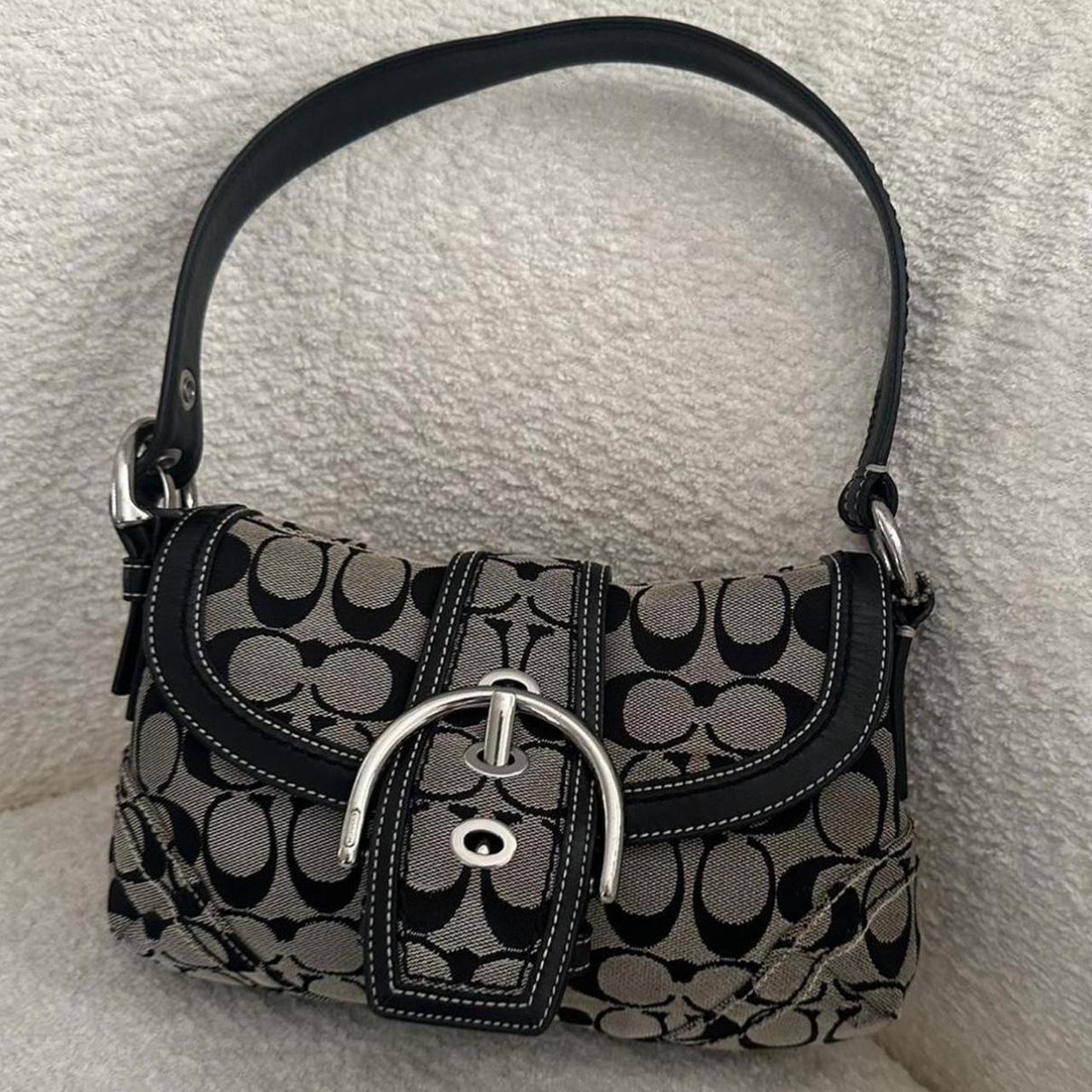 🌺🩷 🩷🍒Vintage soho coach purse in light gray and black🩷🍒 🤎🌆