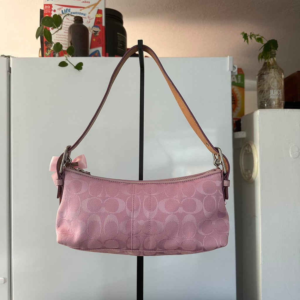 🌺🩷 Coach Bubblegum Pink Y2K Demi Baguette🌲🍀 🤎🌆