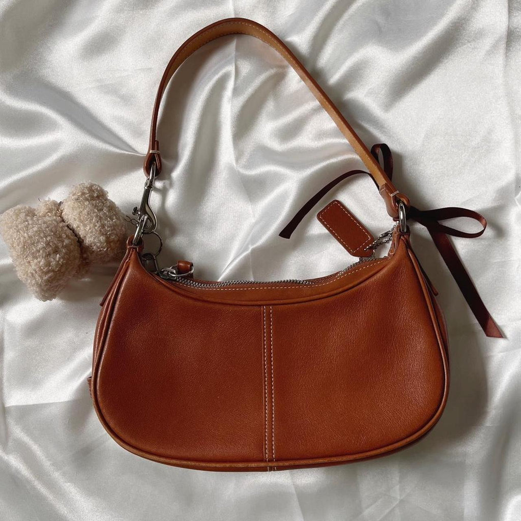 🌺🩷 🤎 2002  Coach Hampton Mini Bag 🤎 🤎🌆