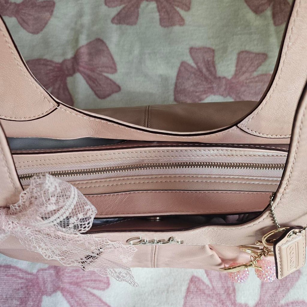 🌺🩷 Vintage Coach Pearly Pink Coquette Shoulder Bag✨🔥 🤎🌆