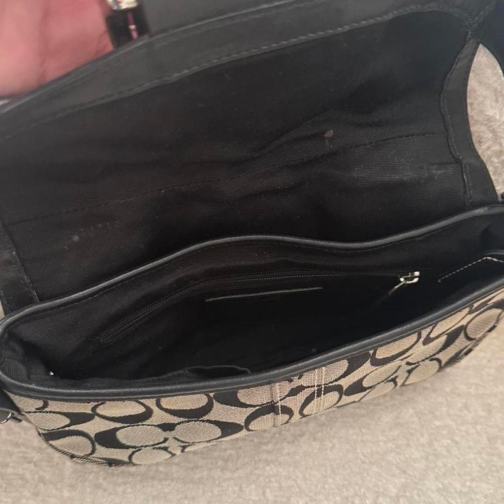 🌺🩷 🩷🍒Vintage soho coach purse in light gray and black🩷🍒 🤎🌆