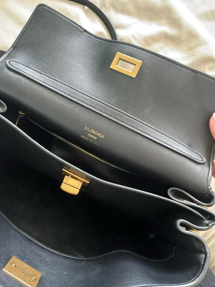 🌺🩷 Rodeo Small Top Handle Bag in Black🪻🍃 🤎🌆