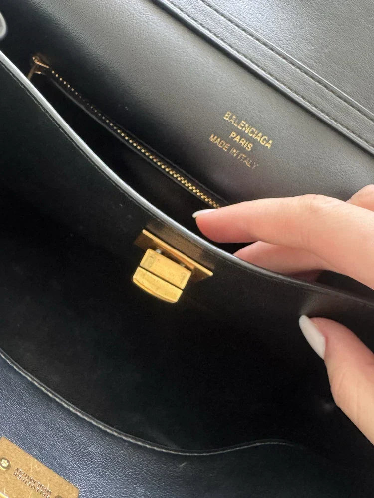 🌺🩷 Rodeo Small Top Handle Bag in Black🪻🍃 🤎🌆