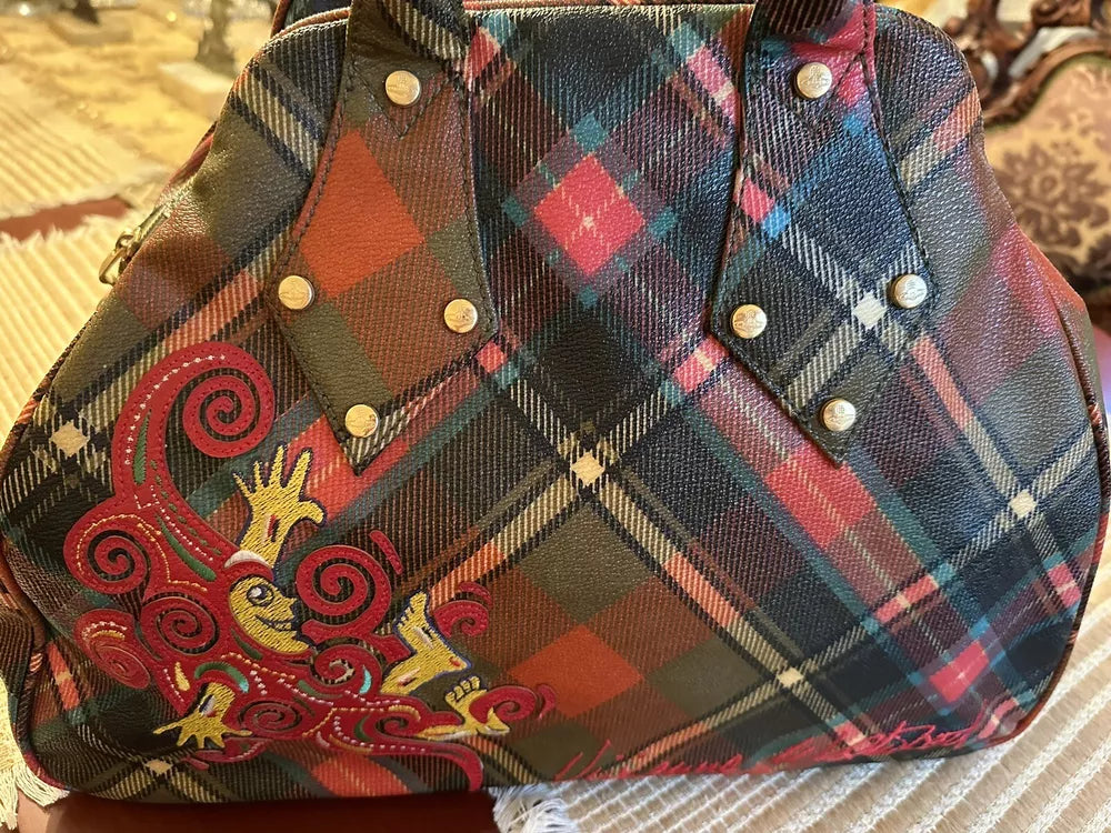 🌺🩷 Vivienne Westwood vintage 2000's plaid tartan large embrioered vivienne🍎🔥 🤎🌆