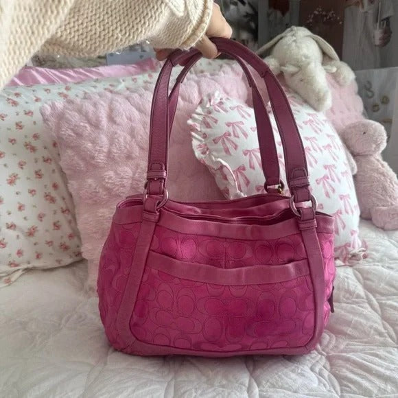 🌺🩷 💖 Y2K Hot Pink Coach Monogram Turn-Lock Shoulder Tote Bag 💖 🤎🌆