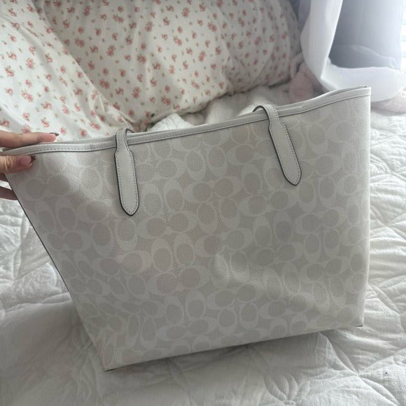 🌺🩷 🤍 White Coach City Tote in Signature Canvas 🤍 🤎🌆