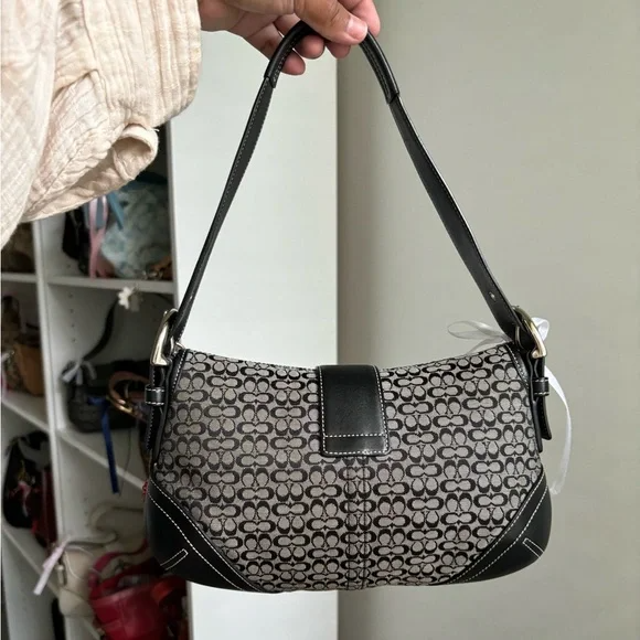 🌺🩷 Vintage Coach Soho Flap Black and Grey🥬🎄 🤎🌆
