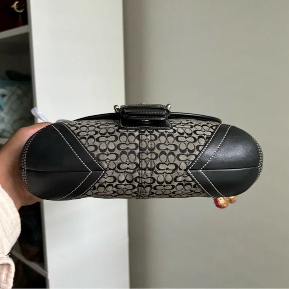 🌺🩷 Vintage Coach Soho Flap Black and Grey🥬🎄 🤎🌆