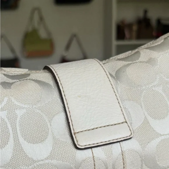 🌺🩷 Vintage Coach Soho Flap White Jacquard🍎🔥 🤎🌆