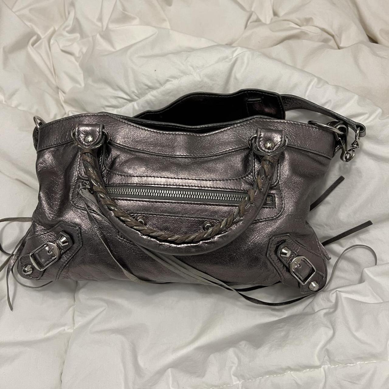 🌺🩷 🩷🍒Preowned RARE BALENCIAGA METALLIC SILVER CITY BAG🩷🍒 🤎🌆