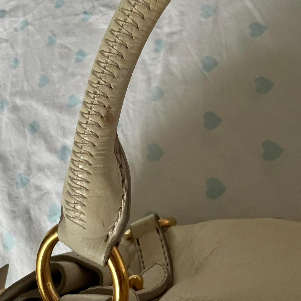 🌺🩷 Authentic Cream Miu Miu Vitello Lux Bow Bag With Gold Hardware🤍🗻 🤎🌆