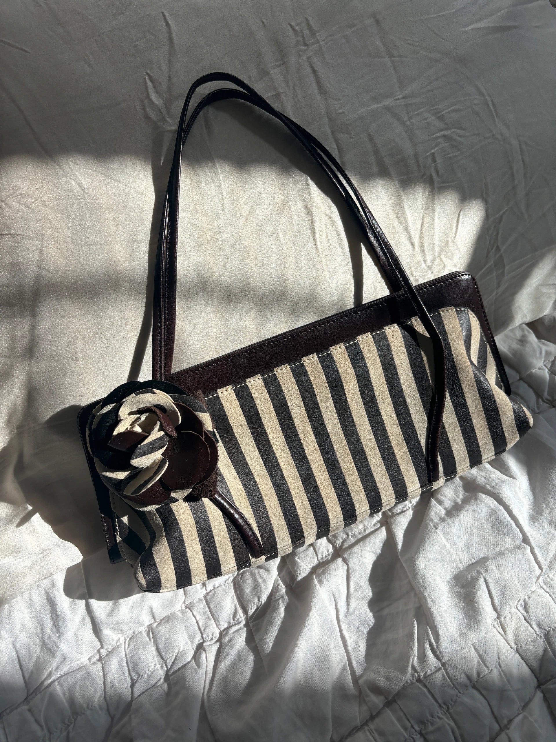 🌺🩷 Moschino Vintage Brown Leather Striped Bag Floral Detail🤍🗻 🤎🌆