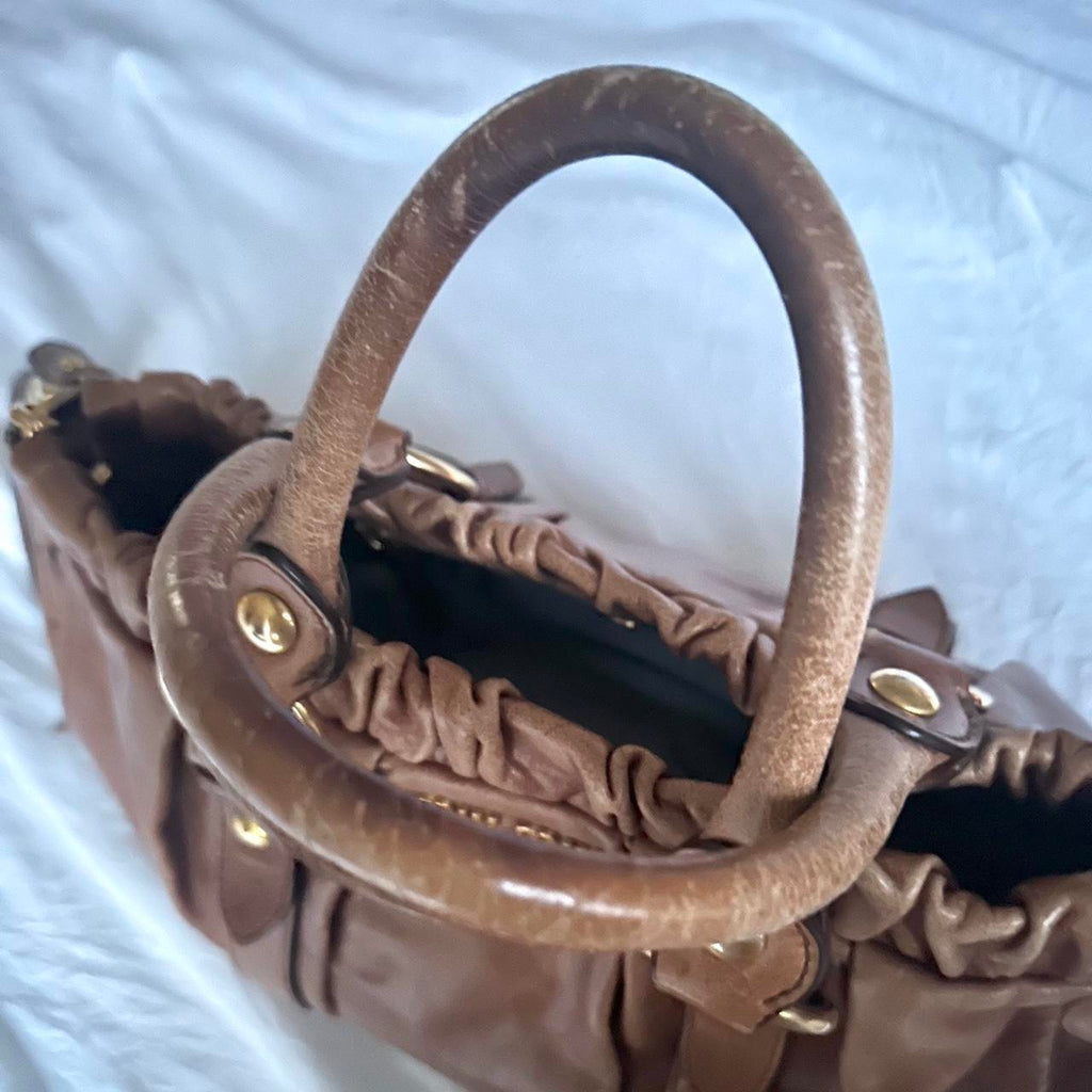 🌺🩷 Authentic Brown Miu Miu Vitello Leather Bag With Gold Hardware And Removable Strap🍂✨ 🤎🌆