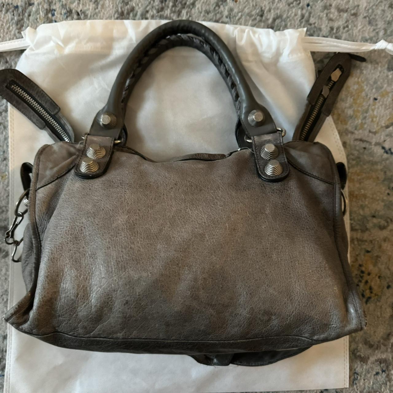 🌺🩷 Preowned Authentic balenciaga city bag giant in faded grey🪻🍃 🤎🌆