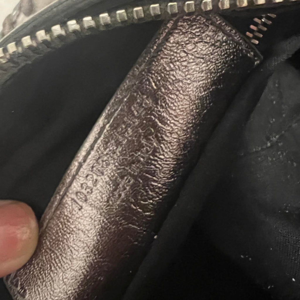 🌺🩷 🩷🍒Preowned RARE BALENCIAGA METALLIC SILVER CITY BAG🩷🍒 🤎🌆