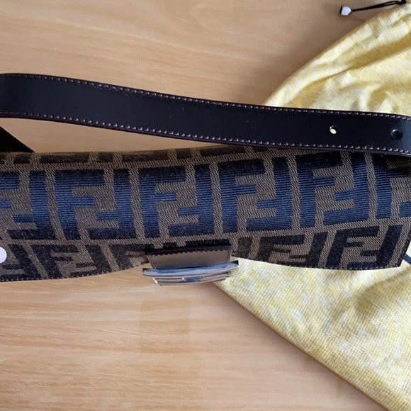 🌺🩷 New Auth Fendi Baguette New Vintage It Bag🩷🍒 🤎🌆