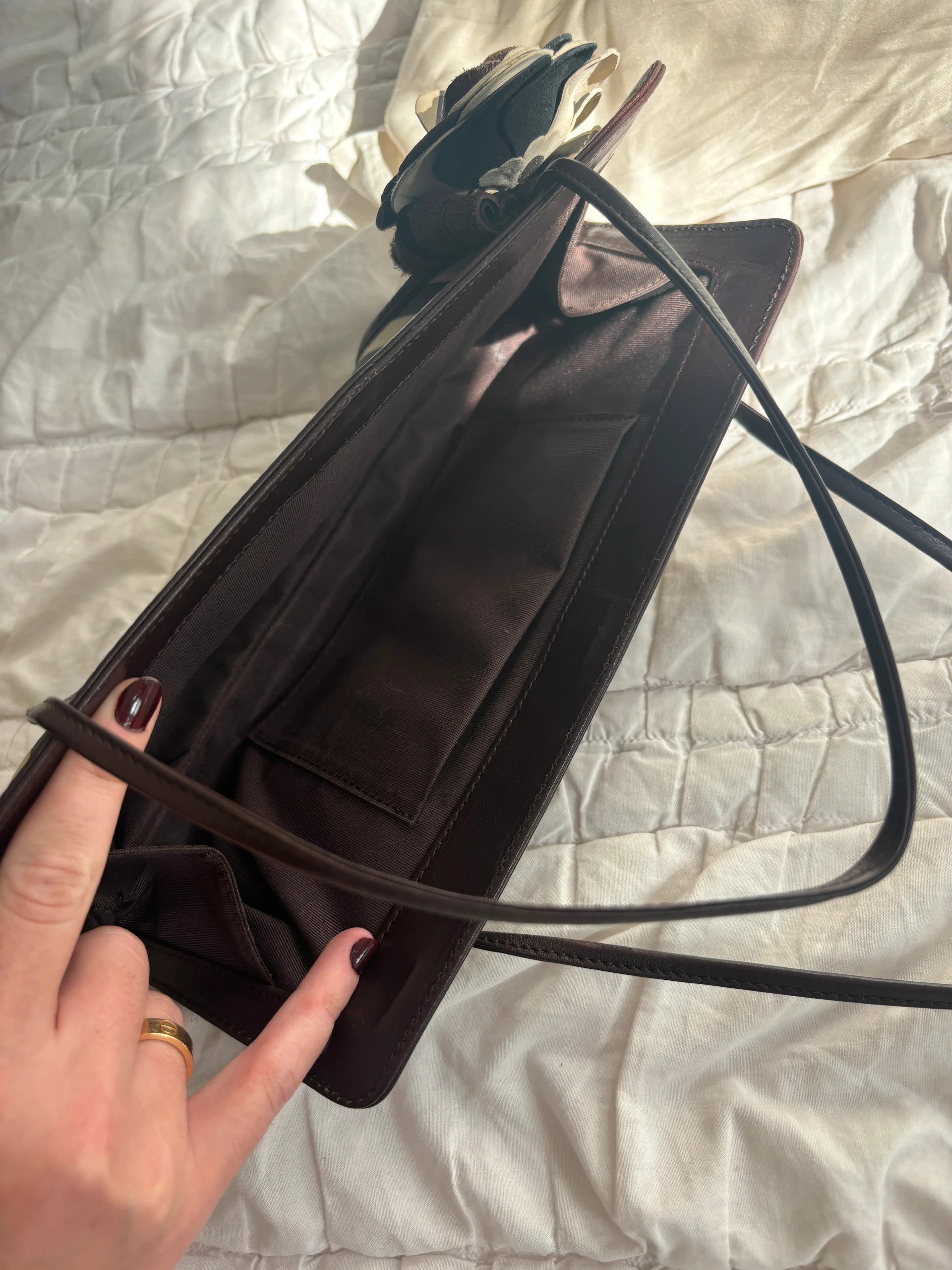 🌺🩷 Moschino Vintage Brown Leather Striped Bag Floral Detail🤍🗻 🤎🌆